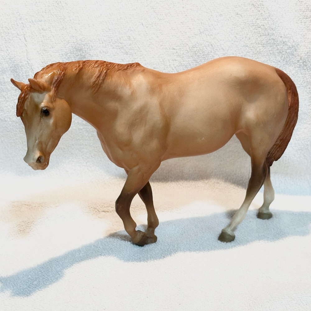 Breyer Sundance Dun Indian Pony model #711898 1998 toys r us